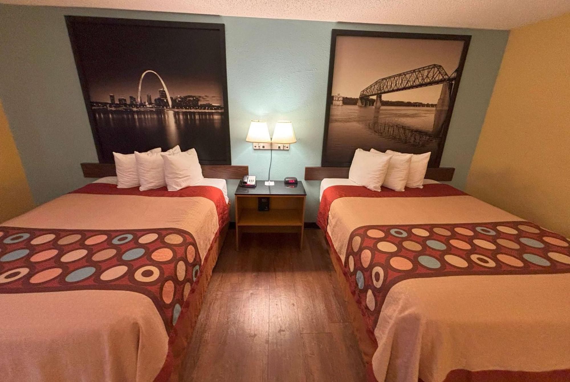 ซูเปอร์ 8 บาย วินด์แฮม โอฟอลลอน Hotel โอแฟลอน ภายนอก รูปภาพ